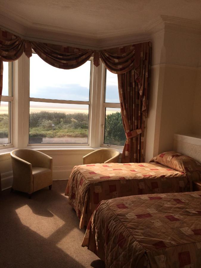 Monterey Beach Hotel Літам-Сент-Еннс Екстер'єр фото